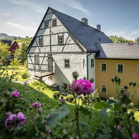 דירה Feine Wohn Und Schlafstuben Im Herrenhaus I Unesco Welterbe I Parkplatz I Erzgebirge I Waldbuehne שווארצנברג
